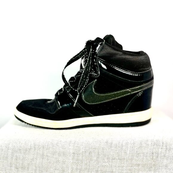 Nike Force High Top Sneakers Women’s Size 8 Black Glossy Classic Streetwear - Picture 9 of 16